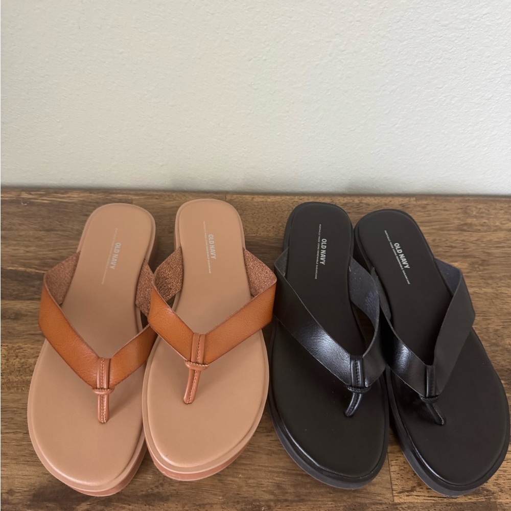 Old Navy Black and Tan Sandals Minimalist Design
